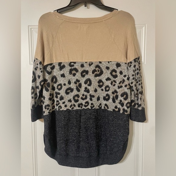 Maurice’s Tan Gray Leopard Print Color Block 3/4 Sleeve Oversized Blouse - Picture 4 of 6